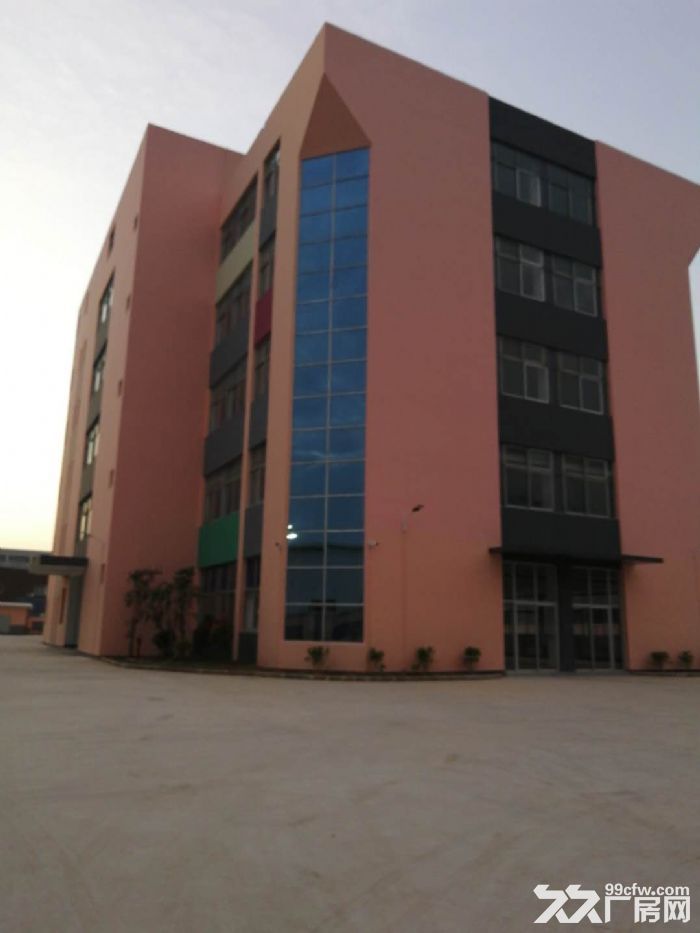 全新厂房8000平出租，