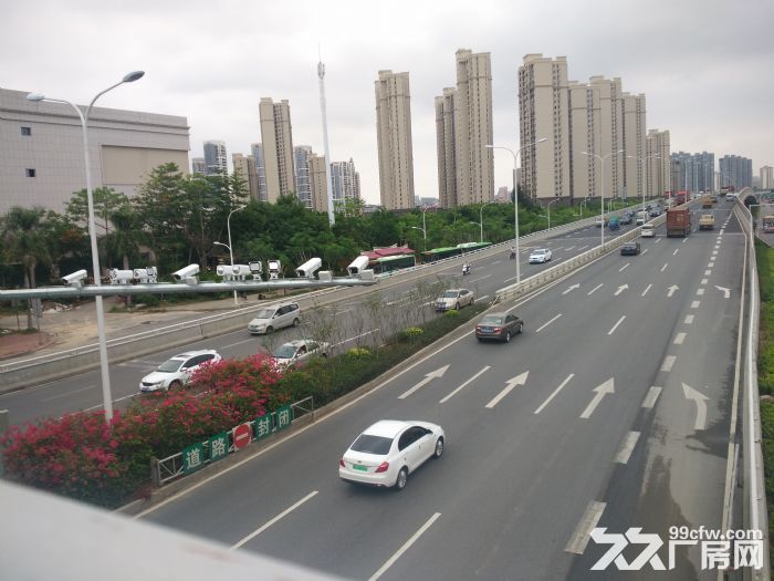 火炬园一期带行车钢结构厂房5600平方出租