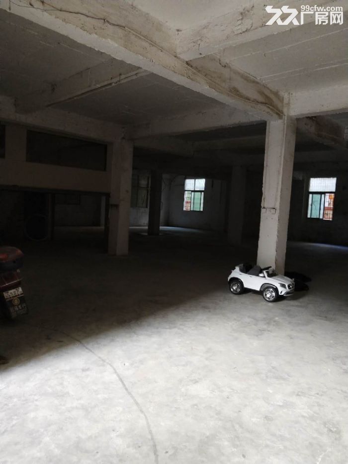 五缘湾板美村1楼450平出租