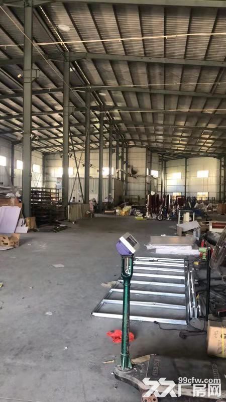 海沧区鳌冠村厂房2500平出租，10块一平，10块一平