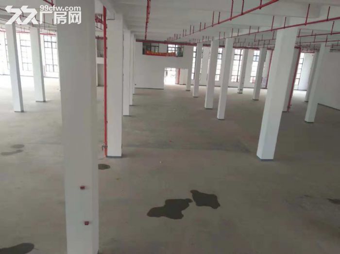 东浮高速路出口标准工业园区4200平招租可分割