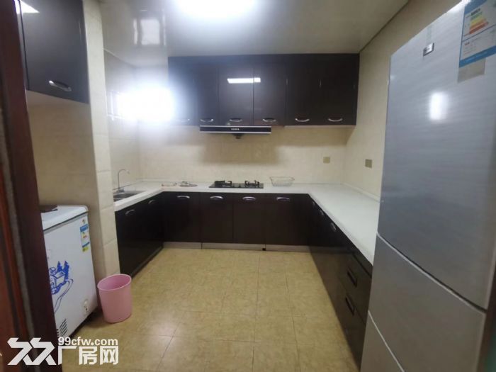 地铁口 精装 电梯口 会所办公室 大前台450平-图3